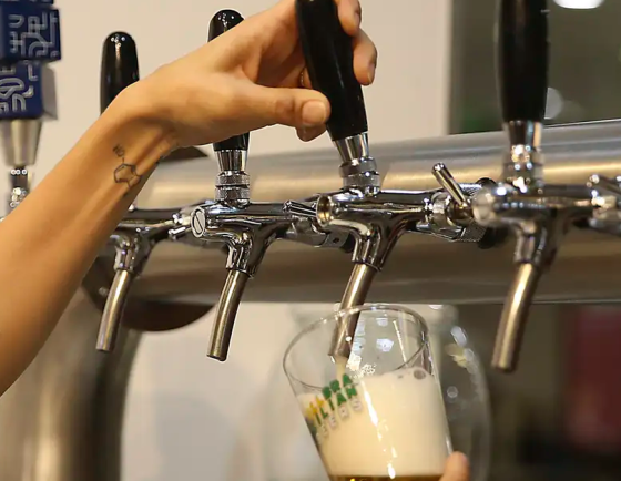 cerveja-bebida-alcoolica-foto-agencia-brasil_widexl